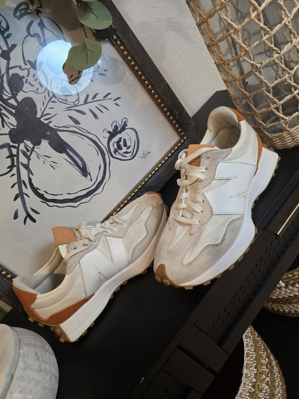 New Balance Women's 327 Lifestyle Sneakers Rust And Beige 8.5 - Picture 2 of 9